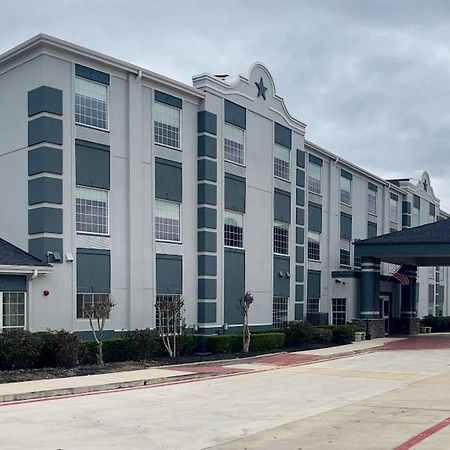 Super 8 By Wyndham San Antonio/Alamodome Area Hotel Bagian luar foto