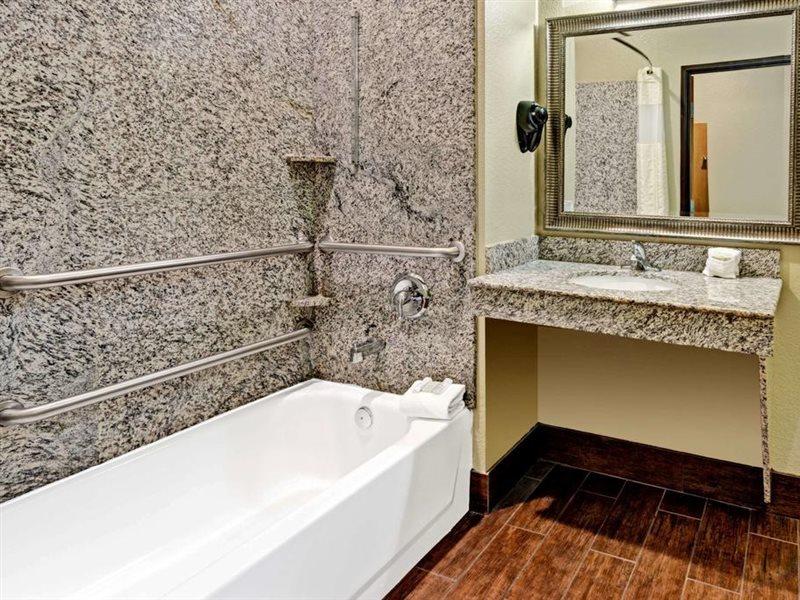 Super 8 By Wyndham San Antonio/Alamodome Area Hotel Bagian luar foto