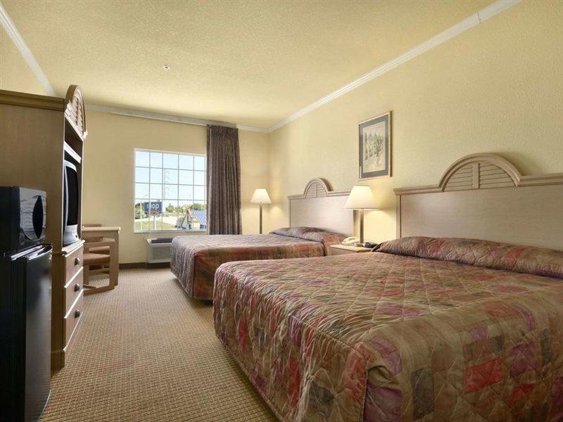 Super 8 By Wyndham San Antonio/Alamodome Area Hotel Bagian luar foto