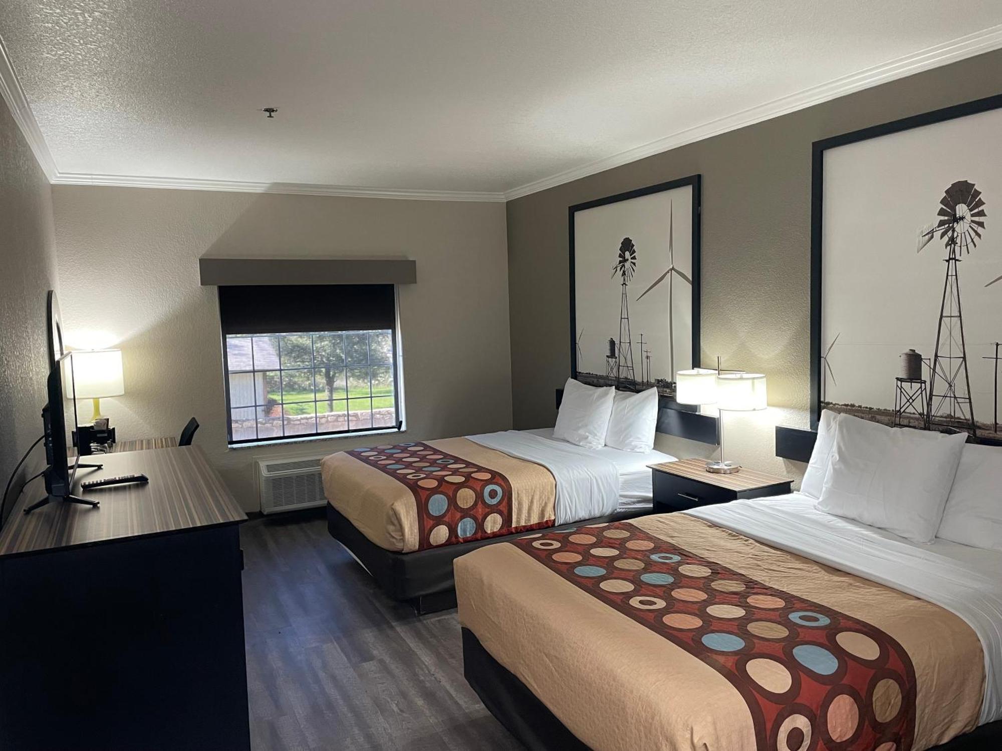 Super 8 By Wyndham San Antonio/Alamodome Area Hotel Bagian luar foto