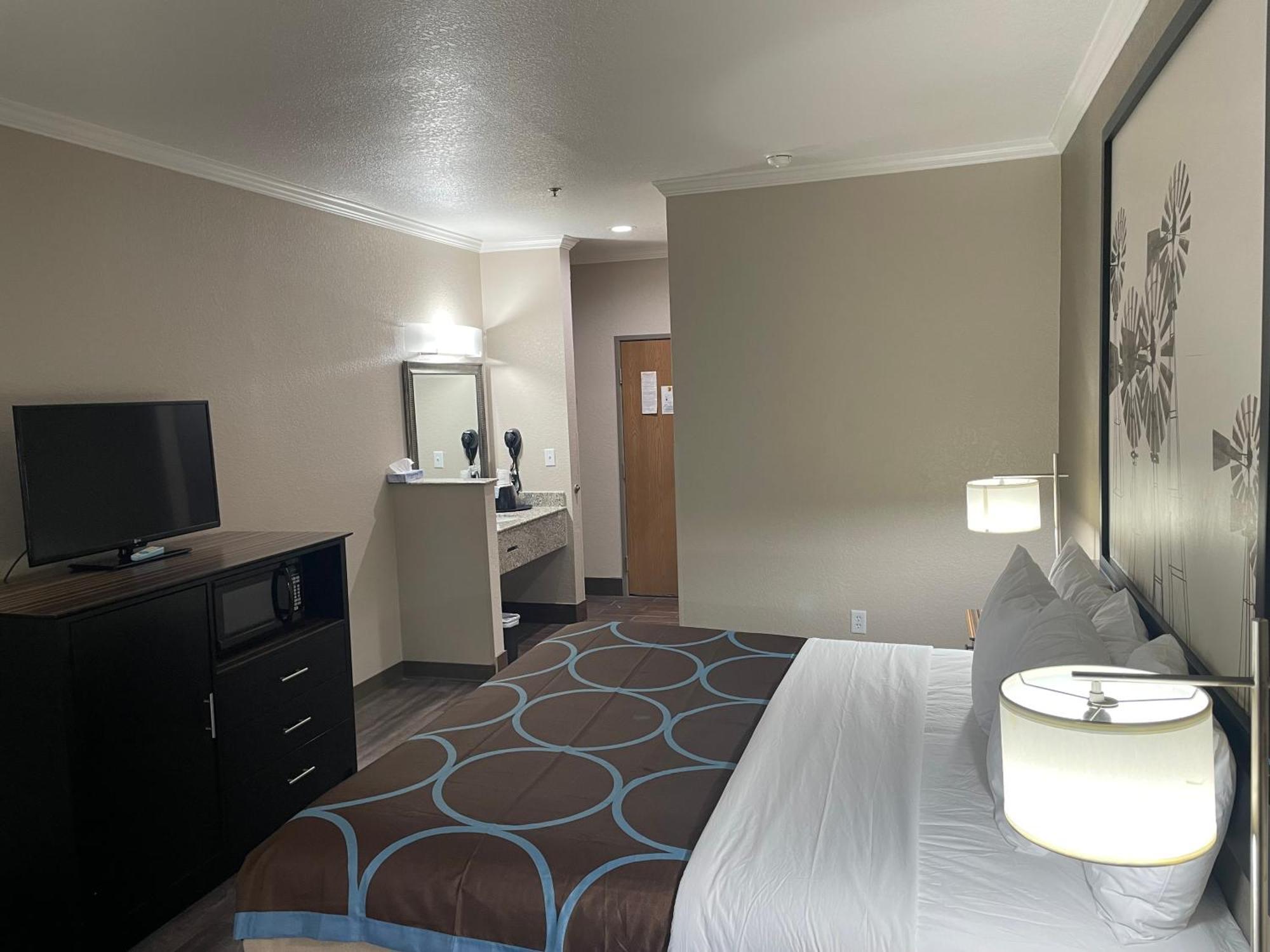 Super 8 By Wyndham San Antonio/Alamodome Area Hotel Bagian luar foto