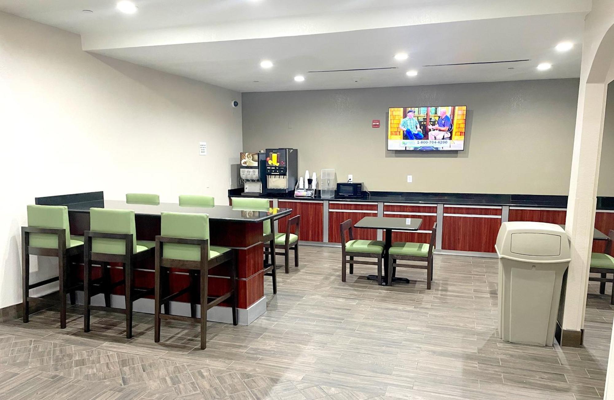 Super 8 By Wyndham San Antonio/Alamodome Area Hotel Bagian luar foto